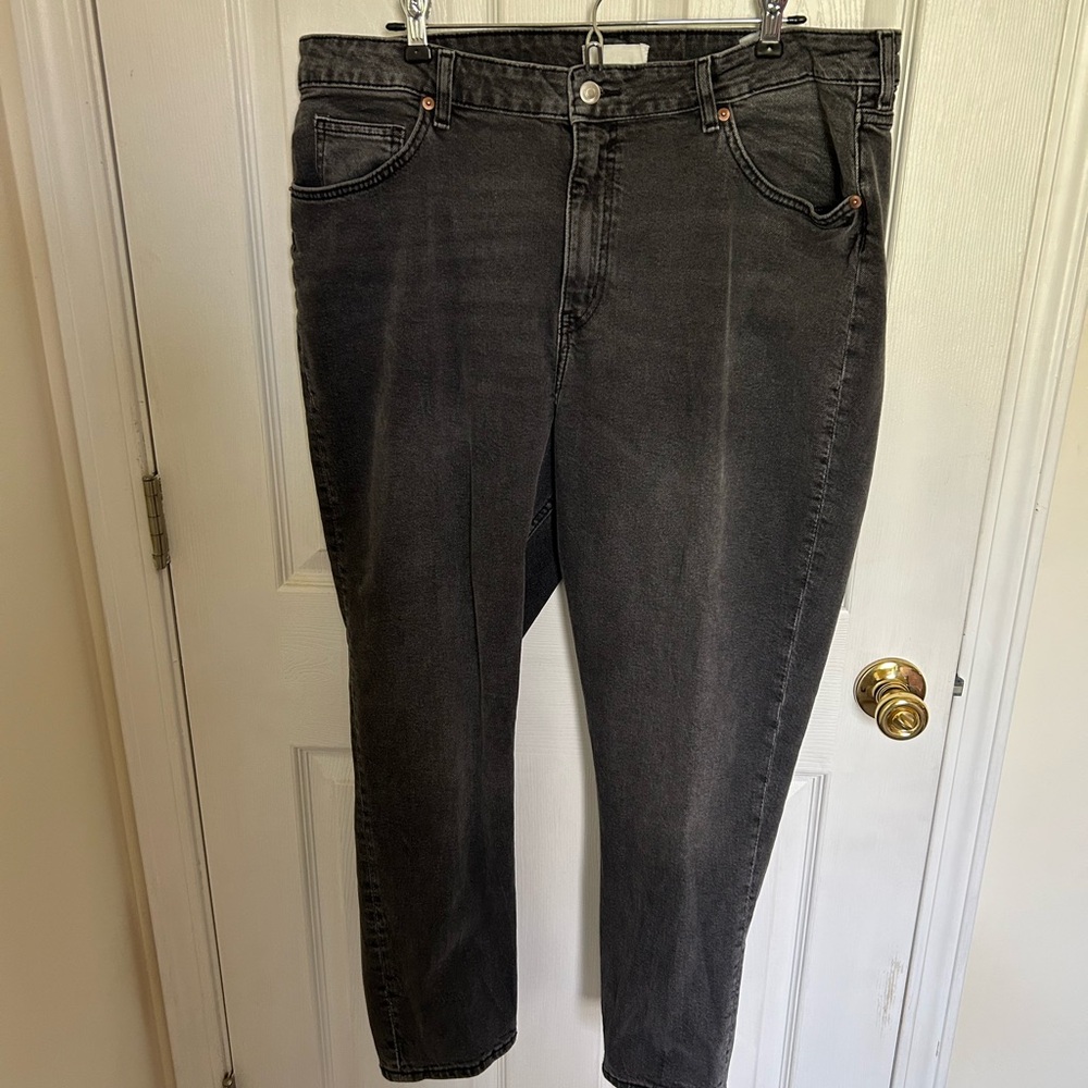 H&M Women's Straight Leg Jeans in Black